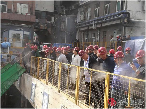集團(tuán)公司組織技術(shù)人員對太原市杏花嶺區(qū)中心醫(yī)院進(jìn)行觀摩