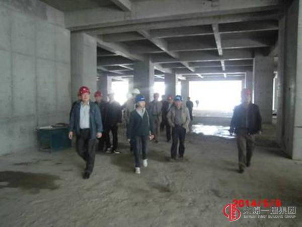 山大二院項(xiàng)目接受了市質(zhì)監(jiān)站13位專(zhuān)家的綜合檢查