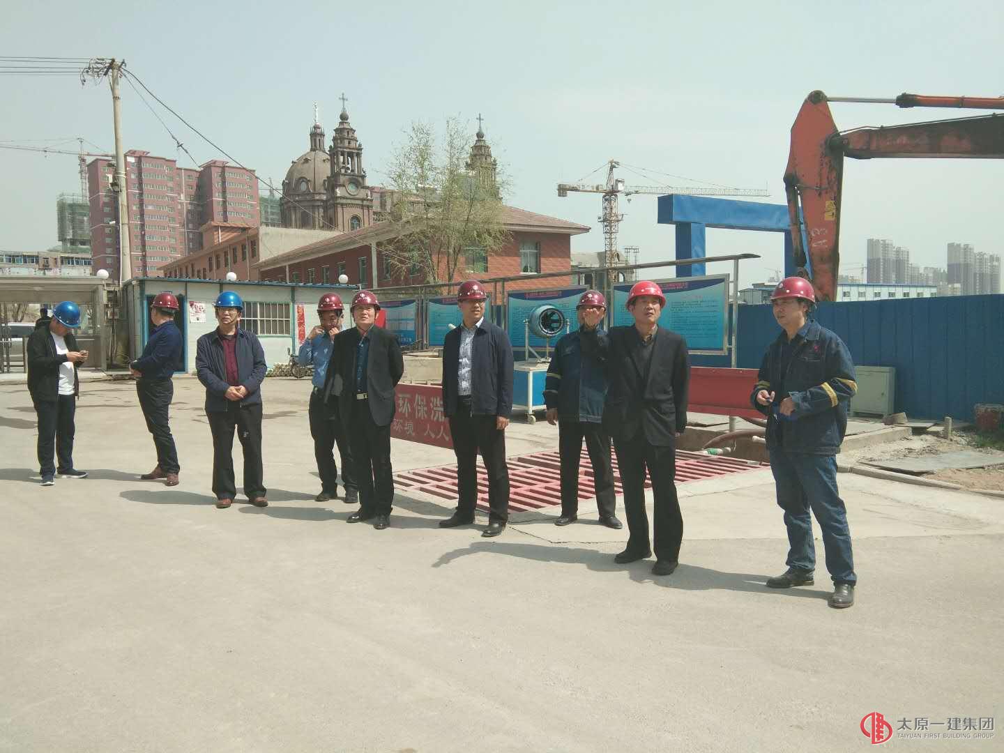 集團公司領(lǐng)導(dǎo)深入建安分公司施工一線調(diào)研指導(dǎo)